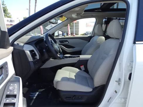 Used 2021 Nissan Rogue SL image 19