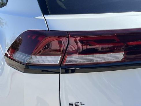 New 2026 Volkswagen Atlas Cross Sport SEL R-Line AWD/4WD image 5