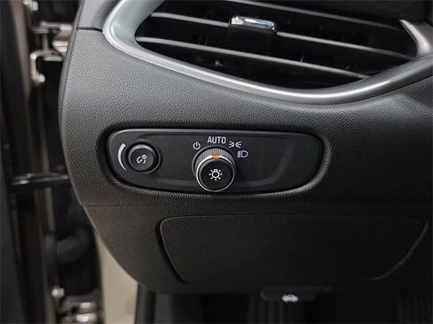 Used 2024 Chevrolet Malibu LT image 25