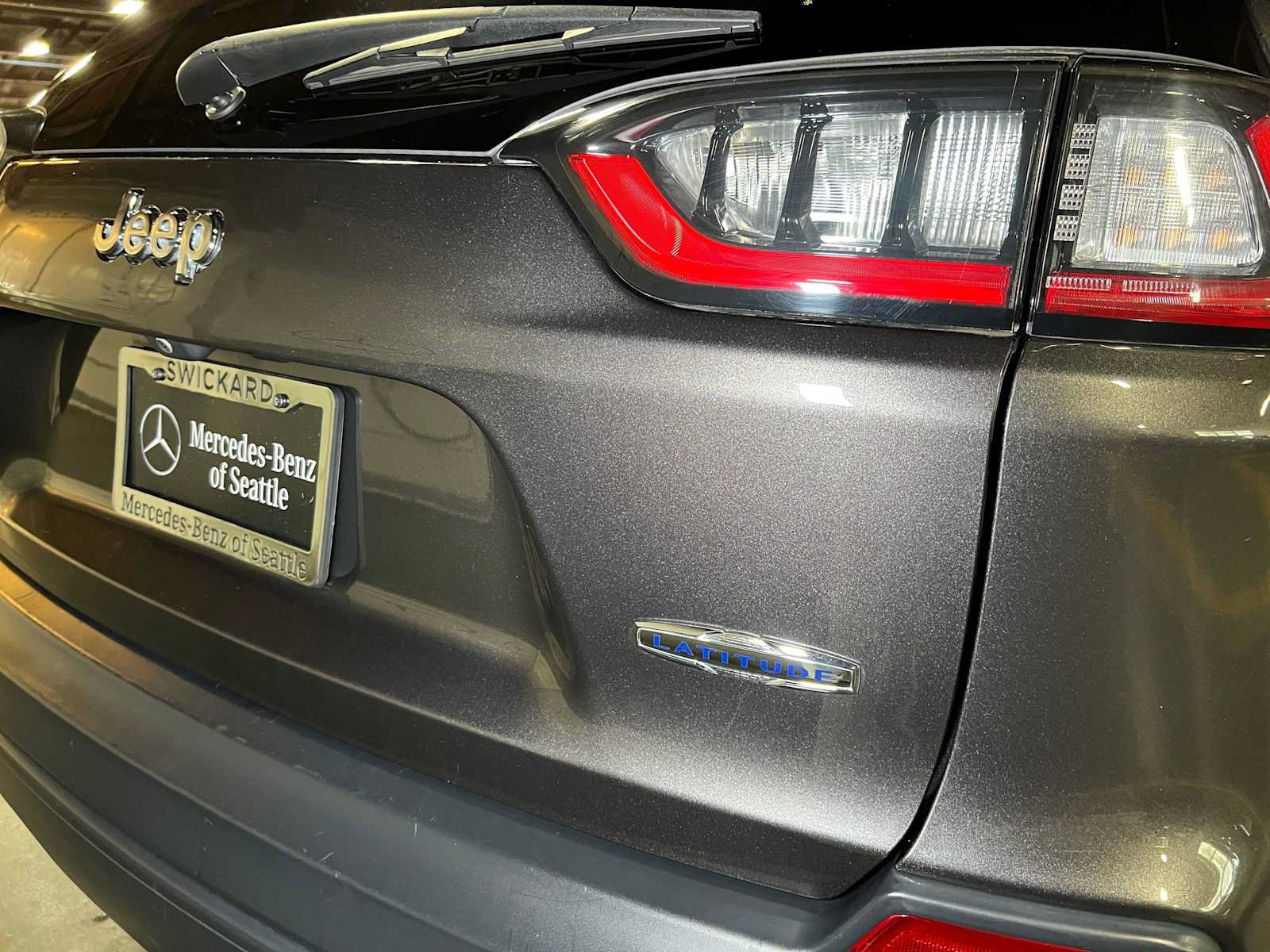 Used 2019 Jeep Cherokee Latitude Plus FWD image 14