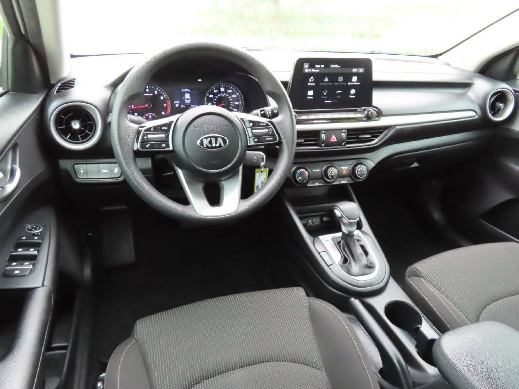 Used 2021 Kia Forte LXS FWD image 4