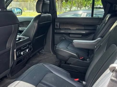 Used 2019 Ford Expedition Limited w/ Equipment Group 301A RWD image 11