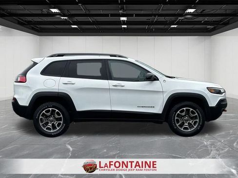 Used 2020 Jeep Cherokee Trailhawk w/ Cold Weather Group AWD/4WD image 6