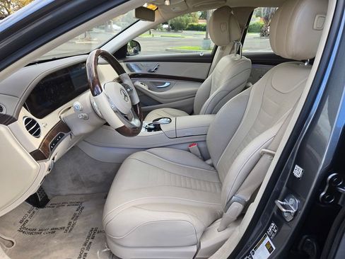 Used 2019 Mercedes-Benz S 560 Sedan image 24