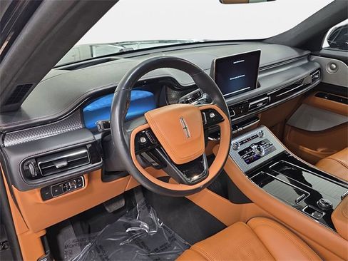 Certified 2023 Lincoln Aviator Black Label w/ Dynamic Handling Package image 13