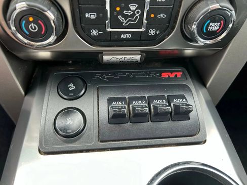 Used 2014 Ford F150 Raptor w/ Equipment Group 801A Luxury image 33