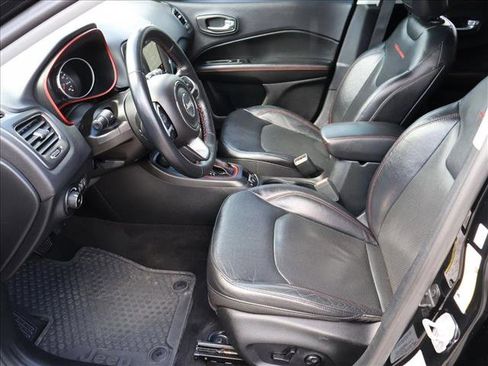 Used 2018 Jeep Compass Trailhawk w/ Leather Interior Group AWD/4WD image 24