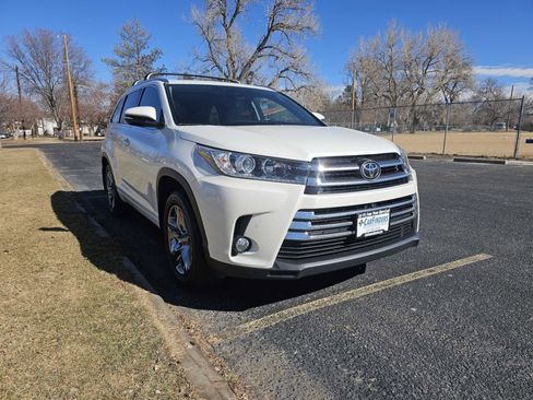 Used 2017 Toyota Highlander Limited Platinum image 7