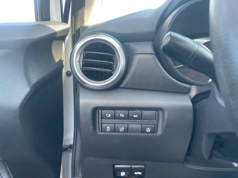 Used 2020 Nissan Versa S image 13