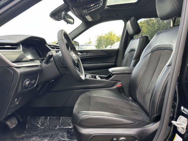Certified 2023 Jeep Grand Cherokee Altitude AWD/4WD image 15