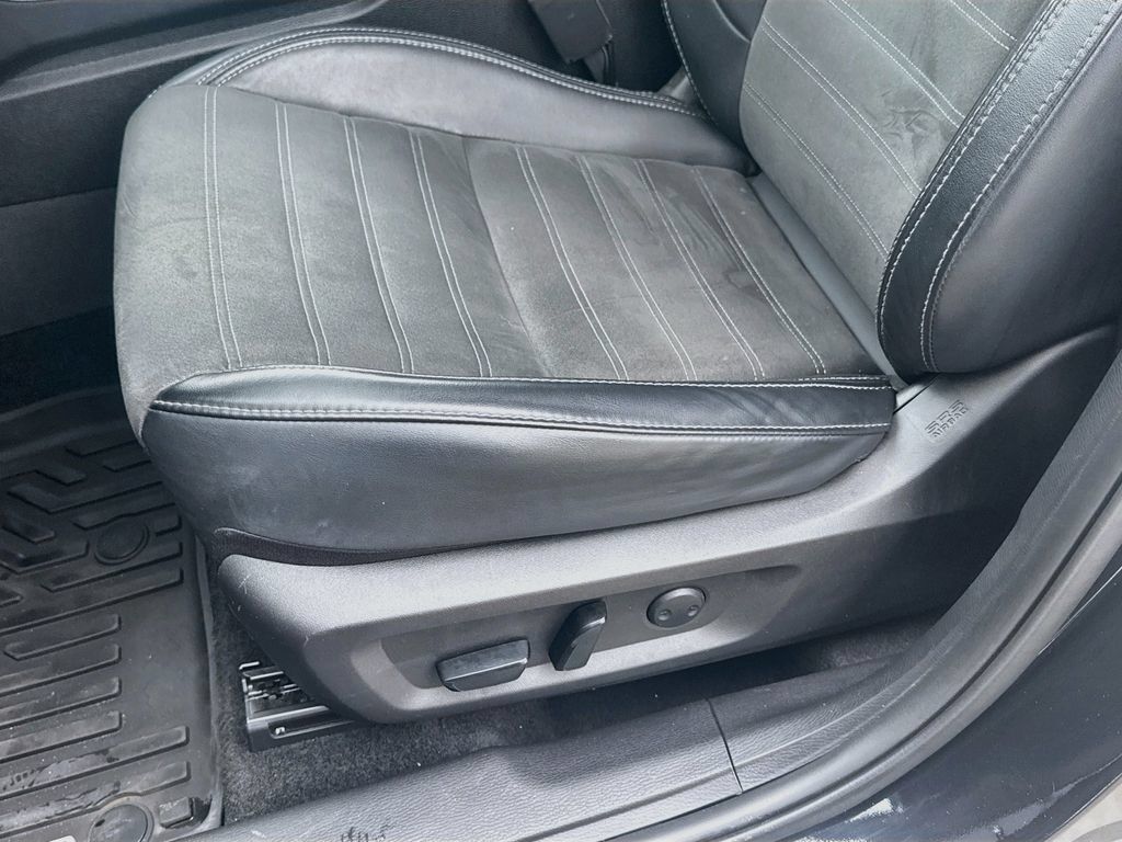 Used 2025 Mitsubishi Outlander SE FWD image 21