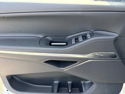 New 2026 Lincoln Navigator Premiere AWD/4WD image 21