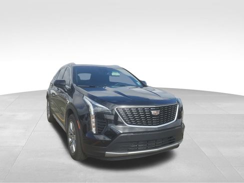 Used 2020 Cadillac XT4 Premium Luxury image 3