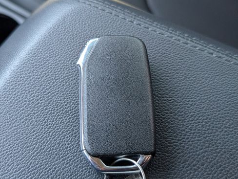 Used 2025 Kia Sportage EX w/ Premium Package image 32