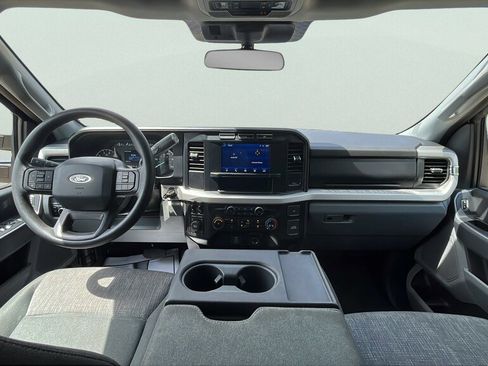 Used 2024 Ford F250 XLT AWD/4WD image 9