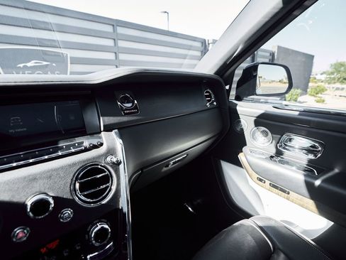 Used 2019 Rolls-Royce Cullinan AWD/4WD image 79
