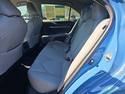 Used 2023 Toyota Camry SE image 17