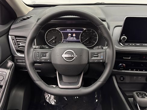 Used 2026 Nissan Rogue SV image 25