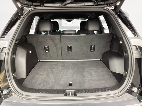 Used 2025 Chevrolet Equinox LT w/ Convenience Package II FWD image 16