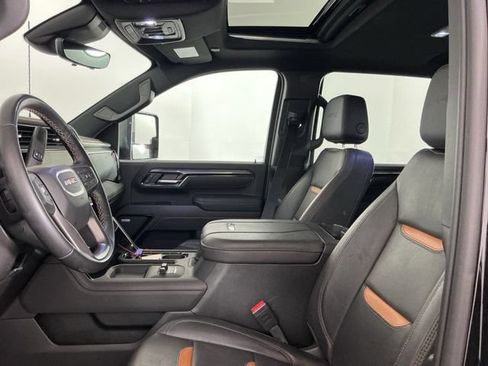 Used 2025 GMC Sierra 3500 AT4 w/ AT4 Premium Plus Package AWD/4WD image 18