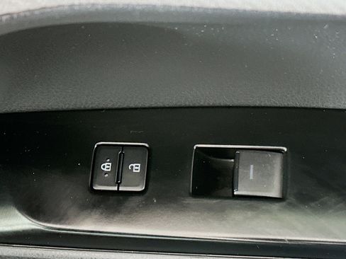 Used 2025 Toyota Camry SE FWD image 29