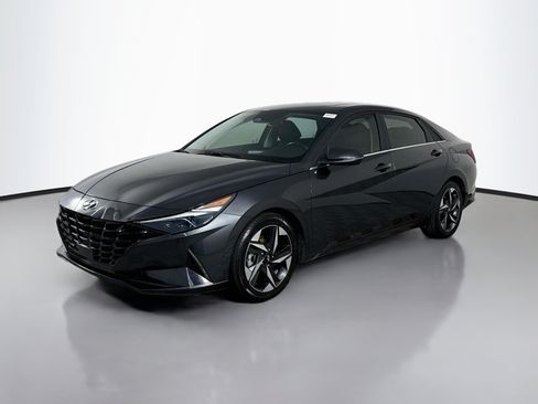 Used 2021 Hyundai Elantra Limited w/ Cargo Package FWD image 4