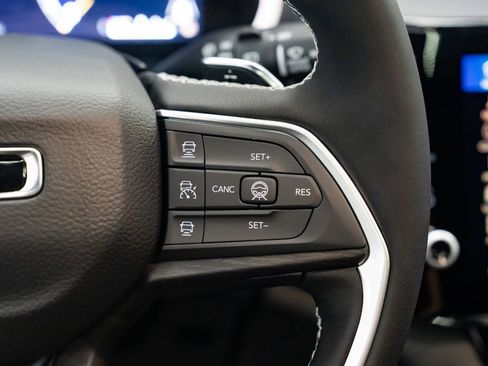 New 2026 Jeep Grand Cherokee 4WD image 15