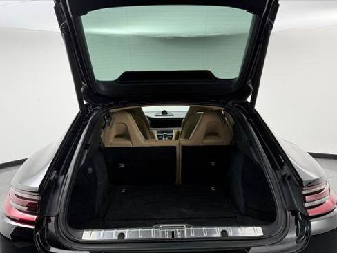 Used 2017 Porsche Panamera RWD image 17