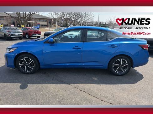 Used 2025 Nissan Sentra SV image 9