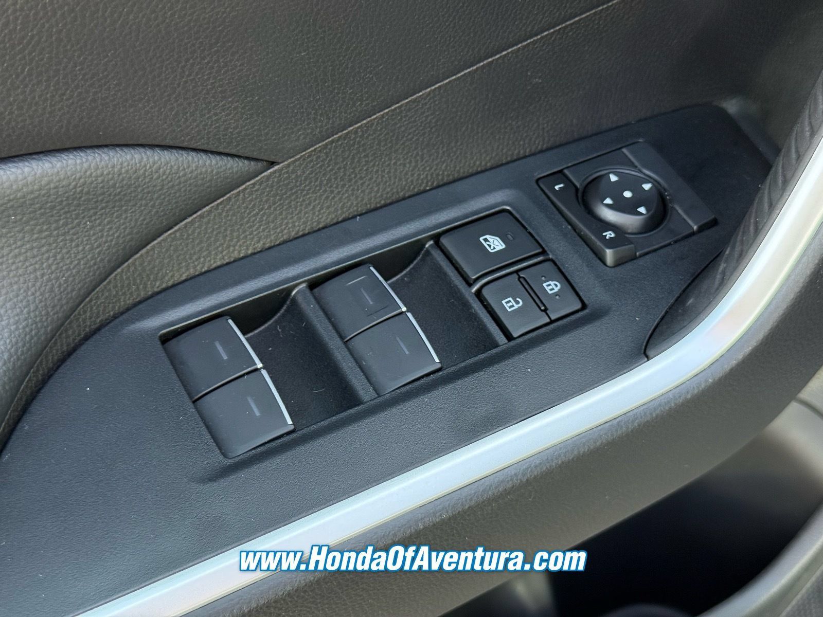 Used 2025 Toyota RAV4 XLE Premium w/ Weather Package AWD/4WD image 23