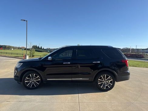 Used 2017 Ford Explorer Platinum AWD/4WD image 5