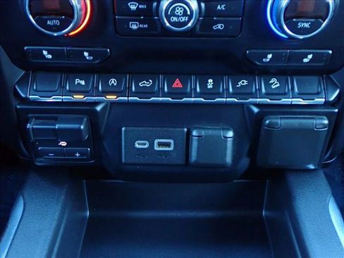 Used 2019 Chevrolet Silverado 1500 RST image 17