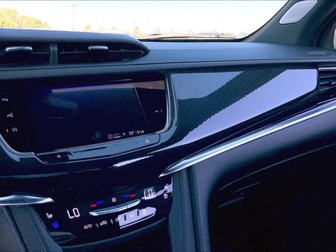 Used 2025 Cadillac XT6 Sport w/ Technology Package AWD/4WD image 35