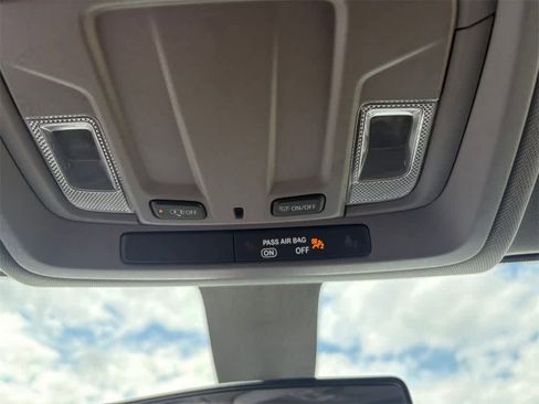 Used 2025 RAM ProMaster 2500 w/ Convenience Group image 25