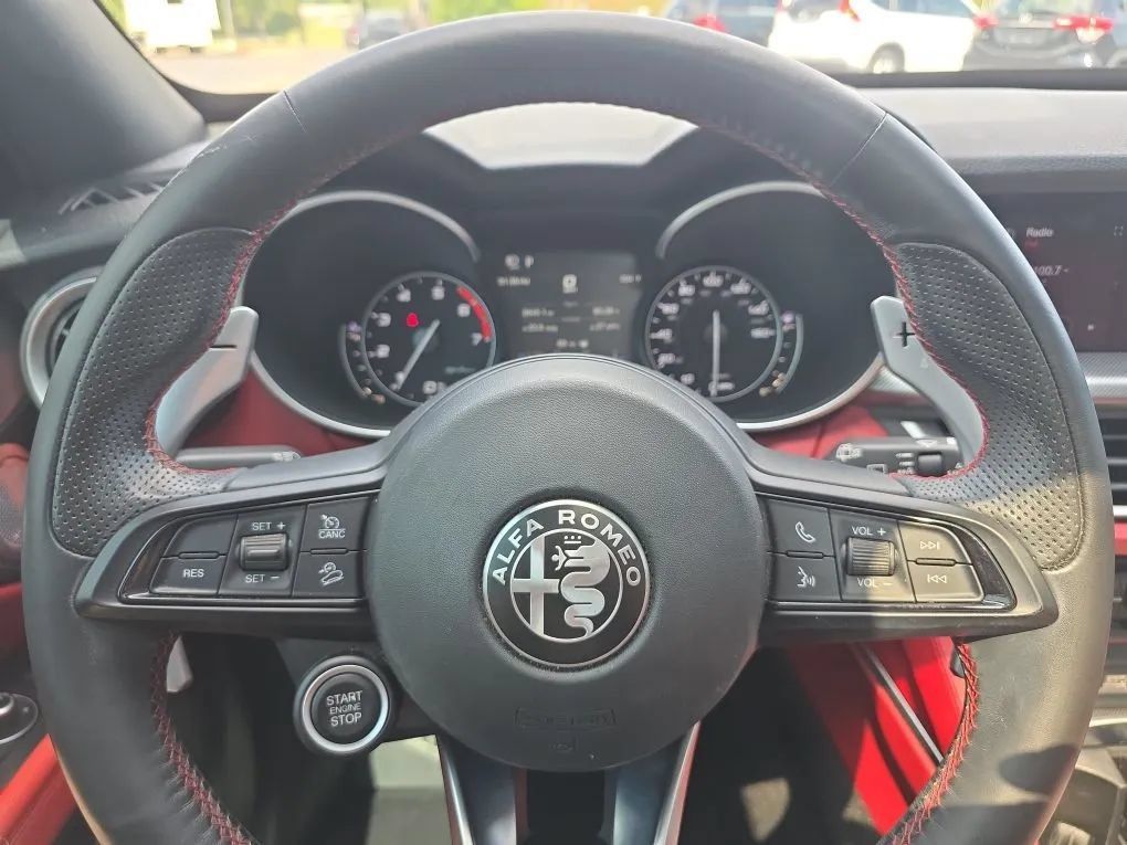 Used 2020 Alfa Romeo Stelvio Ti Sport w/ Quick Order Package 22S Sport AWD/4WD image 18
