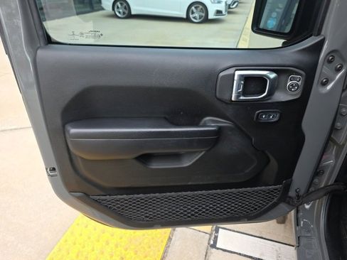 Used 2021 Jeep Wrangler Unlimited Sport image 14