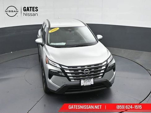 Used 2025 Nissan Rogue SV AWD/4WD image 53