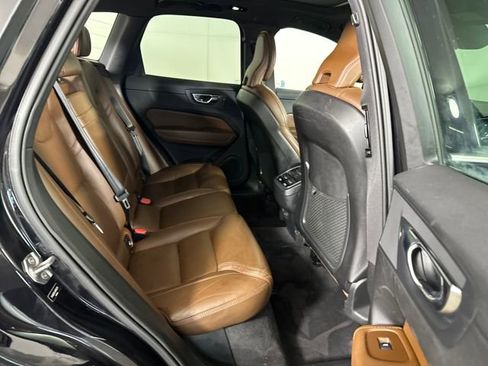 Used 2022 Volvo XC60 B6 Inscription w/ Advanced Package image 26