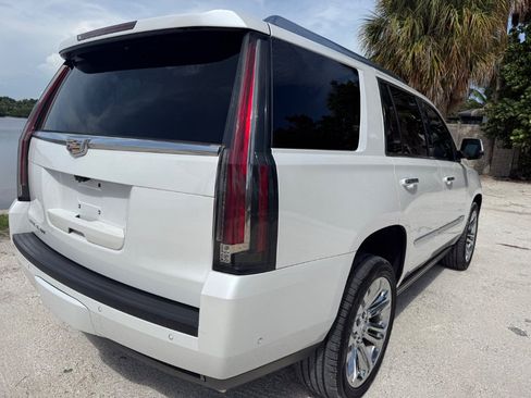 Used 2019 Cadillac Escalade Premium Luxury w/ LPO, Radiant Package AWD/4WD image 11