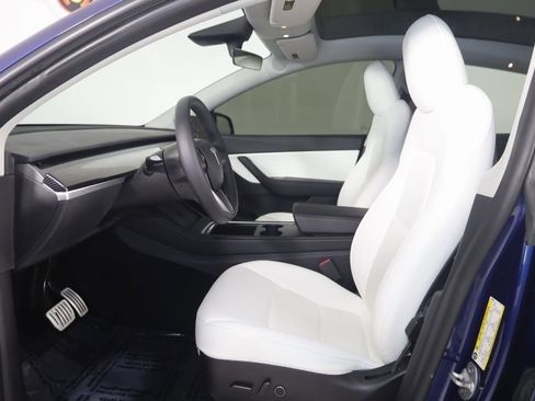Used 2022 Tesla Model Y Performance image 13