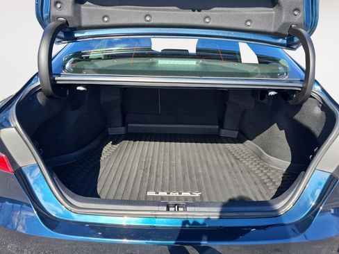 Used 2021 Toyota Camry LE w/ Convenience Package image 13