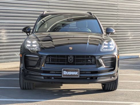 Certified 2026 Porsche Macan image 6