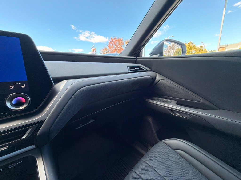 Certified 2026 Lexus TX 500h AWD w/ Technology Package image 33