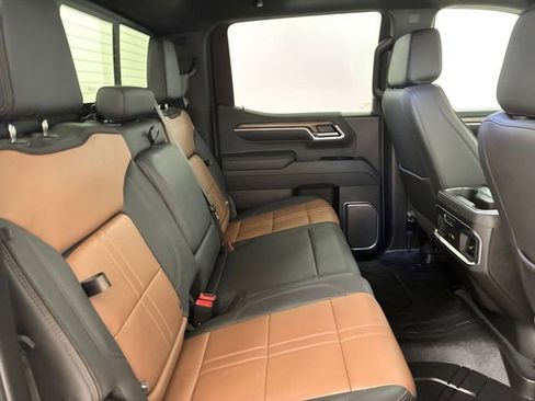 Certified 2025 Chevrolet Silverado 1500 High Country w/ High Country Premium Package AWD/4WD image 16