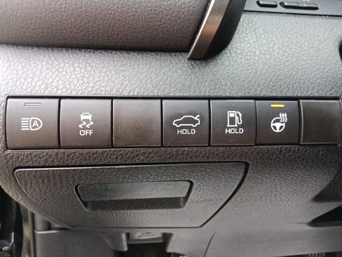 Used 2024 Toyota Camry SE image 17