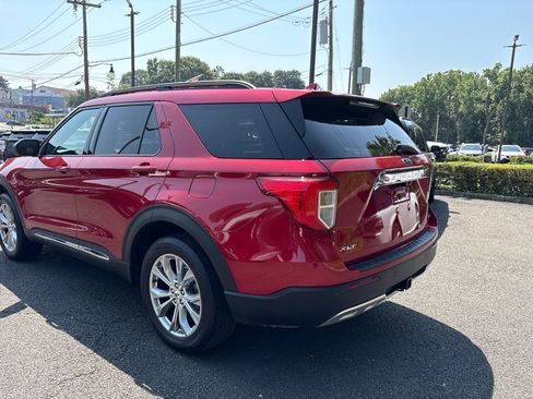 Used 2020 Ford Explorer XLT w/ Equipment Group 202A image 5