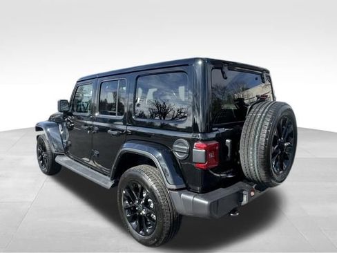 Used 2025 Jeep Wrangler Sahara 4xe image 5