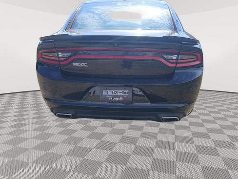 Used 2022 Dodge Charger SXT w/ Blacktop Package image 8