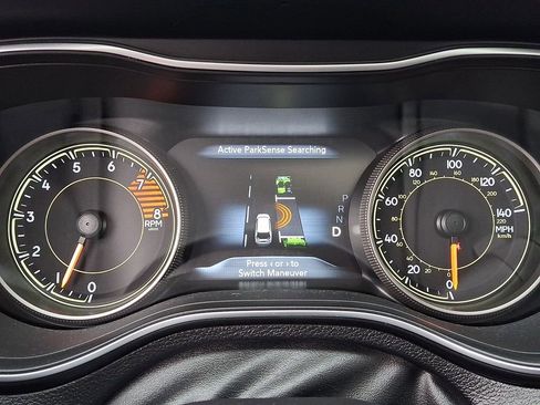 Used 2020 Jeep Cherokee Limited w/ Technology Group AWD/4WD image 23