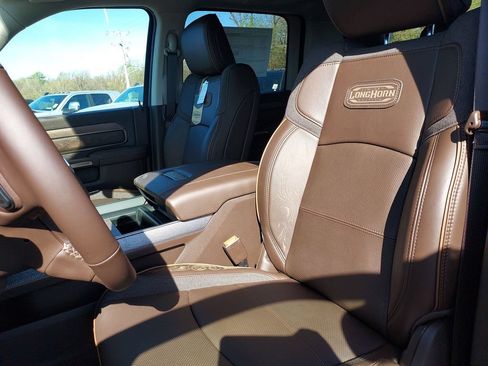 New 2026 RAM 2500 Limited AWD/4WD image 17